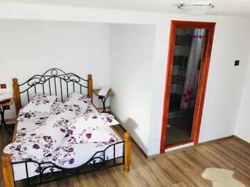 Фото номера Двухместный номер Делюкс с 1 кроватью Гостевой дом Casa de vacanță Moțata г. Новач-Стрэйни 7