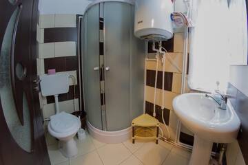 Фото номера Семейный номер-студио Гостевой дом Casa de vacanta Jeny г. Новач-Стрэйни 6